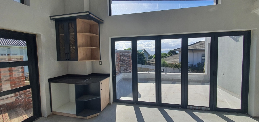 4 Bedroom Property for Sale in Mossel Bay Central Western Cape